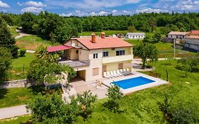 Holiday Home Larisa - Ipc141 By Interhome